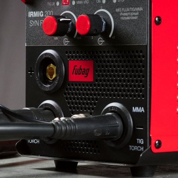Полуавтомат сварочный FUBAG IRMIG 200 SYN FLUX Полуавтомат сварочный FUBAG IRMIG 200 SYN FLUX в Казани фото