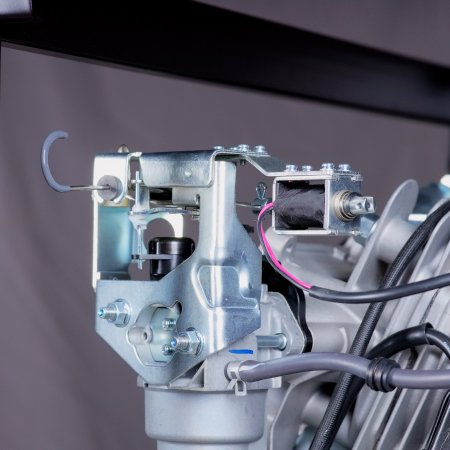 Бензиновый генератор с электростартером и коннектором автоматики FUBAG BS 7500 A ES в Казани фото